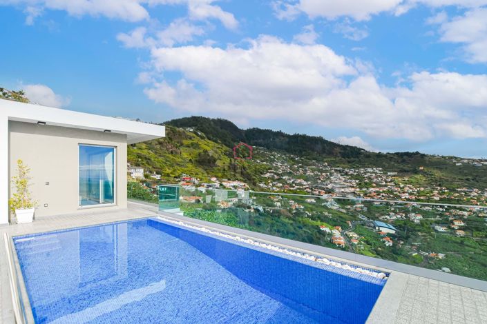 Image No.40-2 Bed Villa for sale