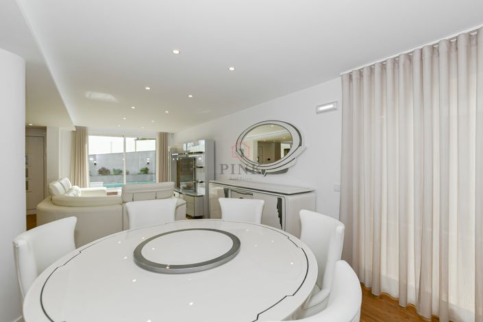 Image No.15-4 Bed Villa for sale