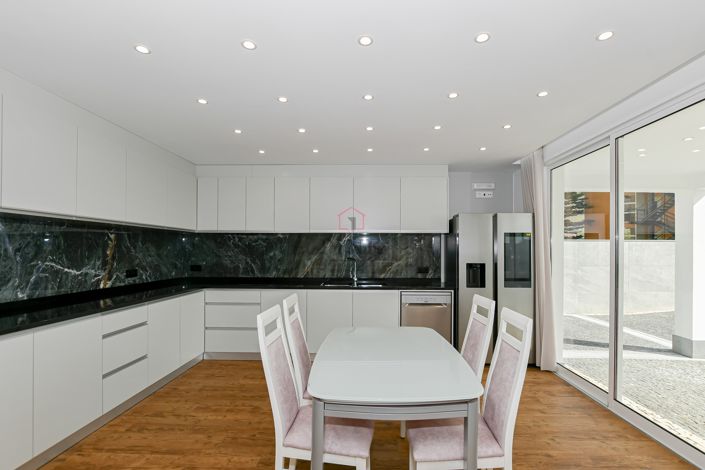 Image No.5-4 Bed Villa for sale