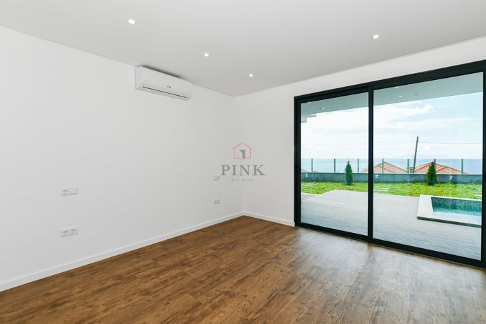 Image No.12-3 Bed Villa for sale