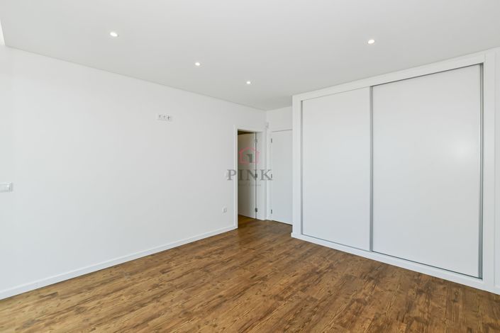 Image No.13-3 Bed Villa for sale