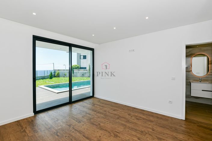 Image No.14-3 Bed Villa for sale