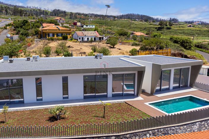 Image No.12-3 Bed Villa for sale