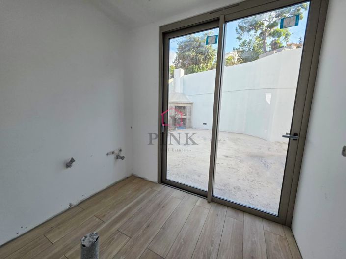 Image No.10-4 Bed Villa for sale