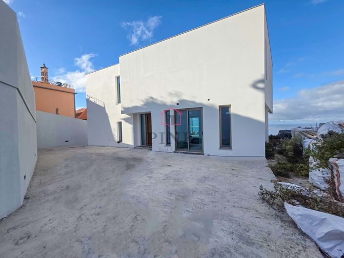 Image No.3-4 Bed Villa for sale