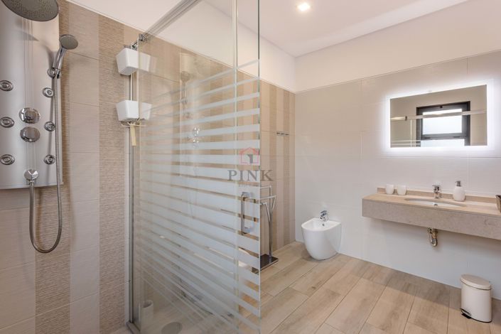 Image No.27-3 Bed Villa for sale