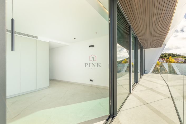 Image No.32-4 Bed Villa for sale