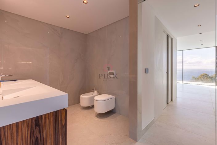 Image No.37-4 Bed Villa for sale