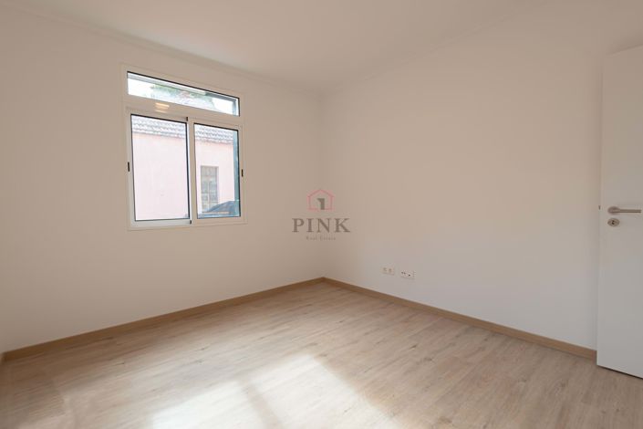 Image No.17-3 Bed Villa for sale