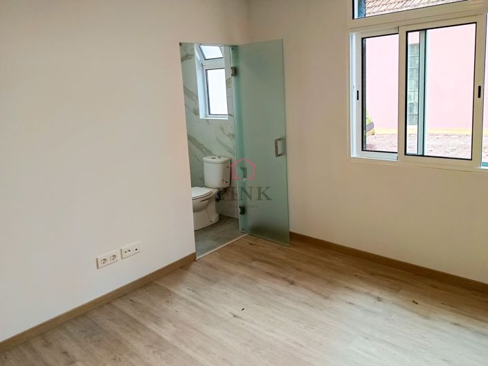 Image No.9-3 Bed Villa for sale