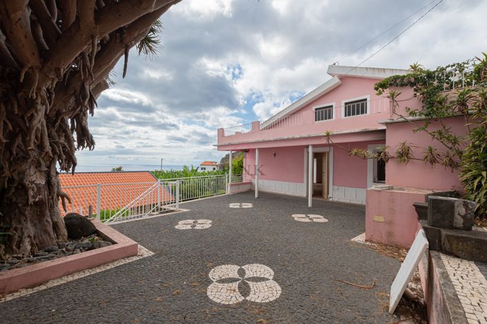 Image No.1-5 Bed Villa for sale