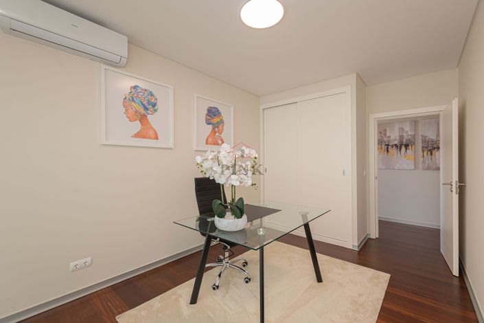 Image No.17-4 Bed Apartment for sale