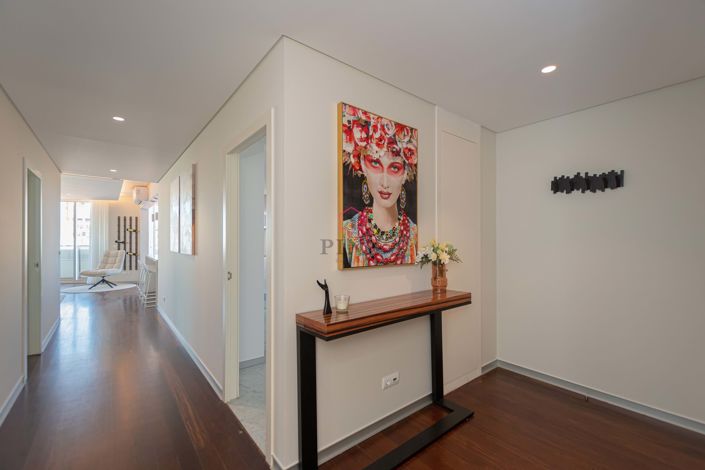 Image No.18-4 Bed Apartment for sale