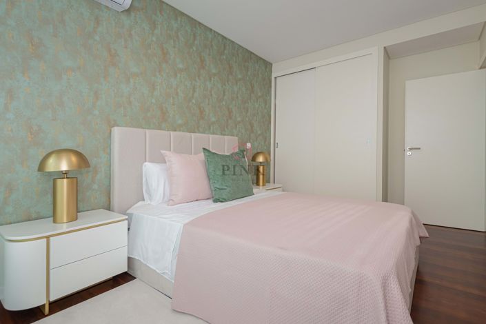 Image No.21-4 Bed Apartment for sale