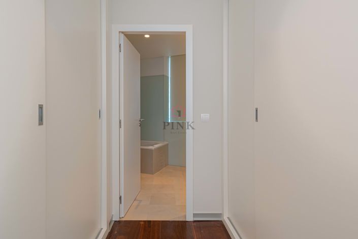 Image No.28-4 Bed Apartment for sale