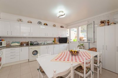 1862-645989-20eb4152a9fbcfd5b78c9c0612bb54ff9