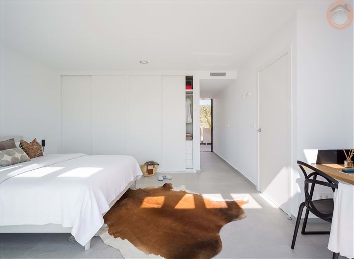 Image No.5-3 Bed Villa for sale