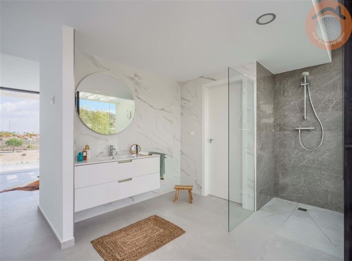 Image No.9-3 Bed Villa for sale