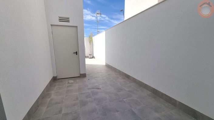 Image No.15-2 Bed Villa for sale