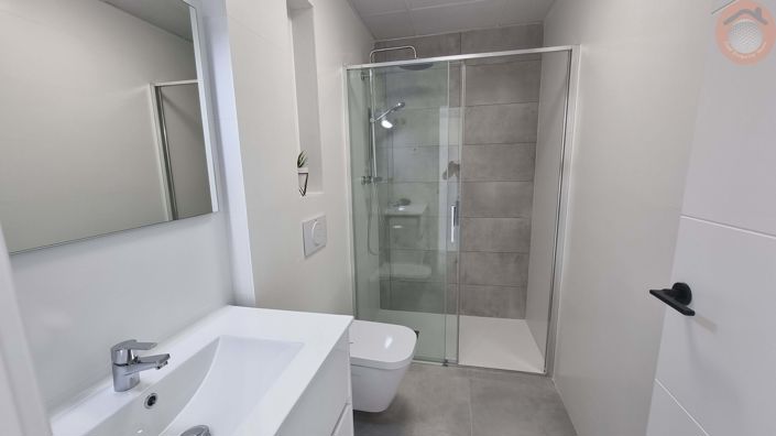 Image No.9-3 Bed Villa for sale