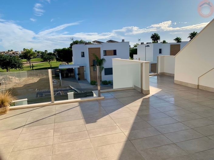 Image No.17-3 Bed Villa for sale