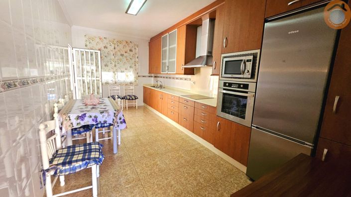 Image No.8-3 Bed Villa for sale