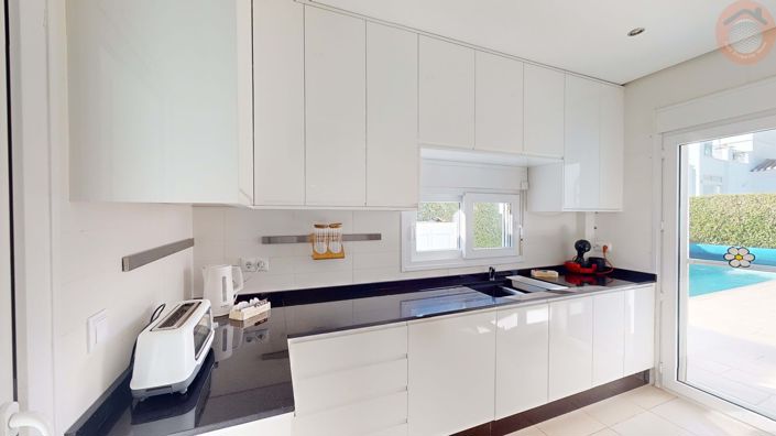 Image No.11-3 Bed Villa for sale