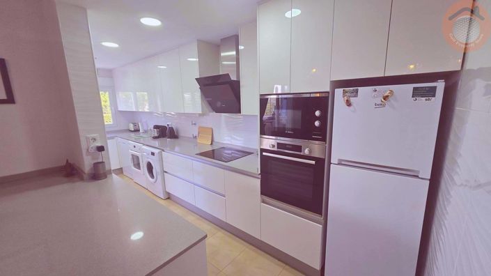 Image No.2-2 Bed Townhouse for sale