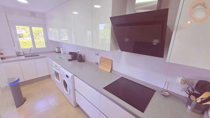 Image No.14-2 Bed Townhouse for sale