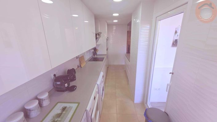 Image No.15-2 Bed Townhouse for sale