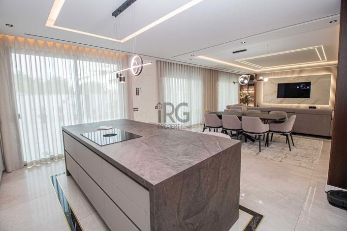 Image No.2-4 Bed Villa for sale