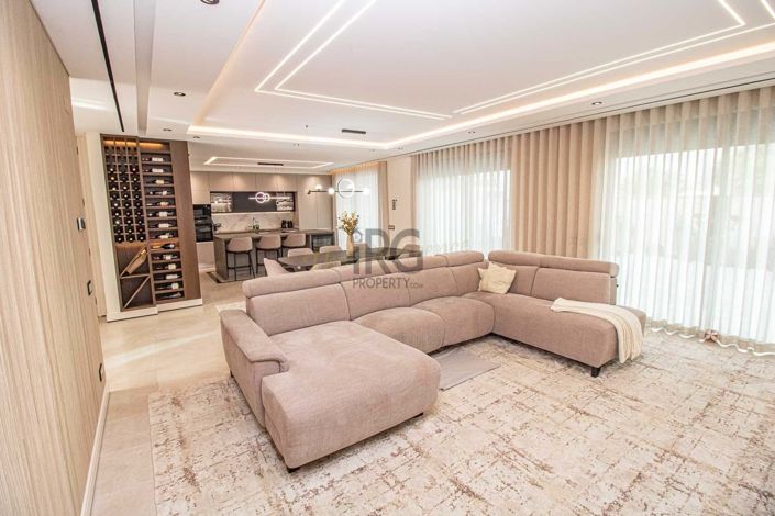 Image No.10-4 Bed Villa for sale