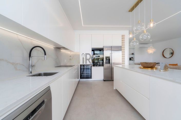 Image No.12-3 Bed Townhouse for sale