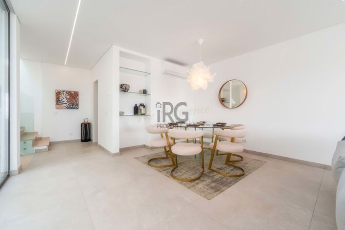 Image No.19-3 Bed Townhouse for sale