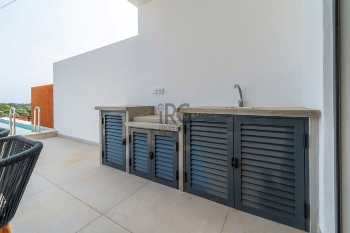 Image No.27-3 Bed Townhouse for sale