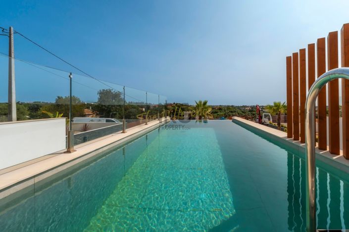 Image No.28-3 Bed Townhouse for sale