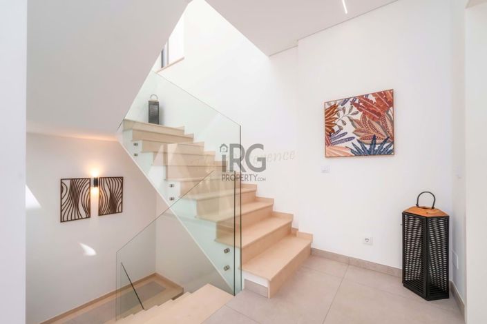 Image No.33-3 Bed Townhouse for sale