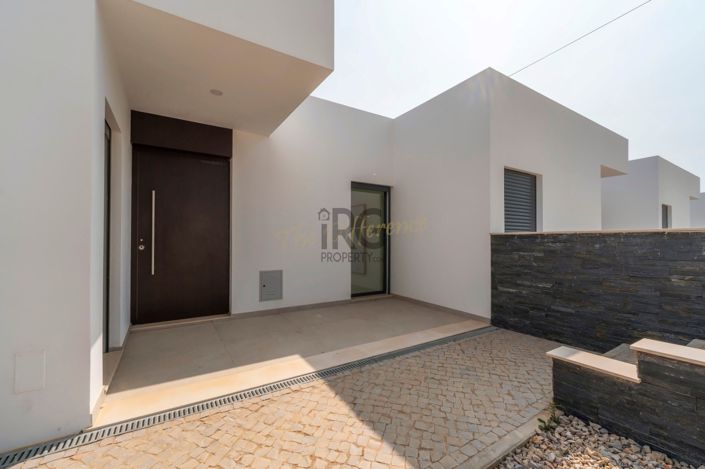 Image No.35-3 Bed Townhouse for sale