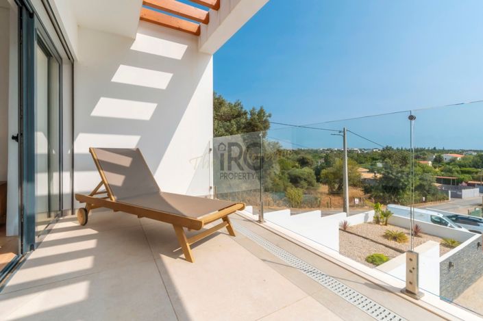 Image No.44-3 Bed Townhouse for sale