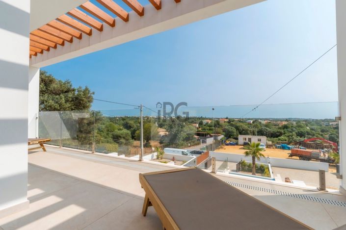 Image No.45-3 Bed Townhouse for sale