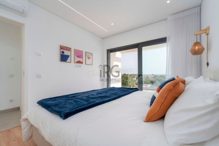 Image No.51-3 Bed Townhouse for sale