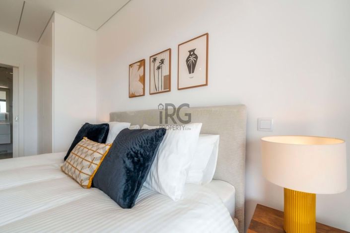 Image No.57-3 Bed Townhouse for sale