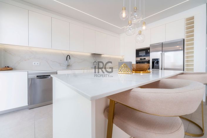 Image No.10-3 Bed Townhouse for sale