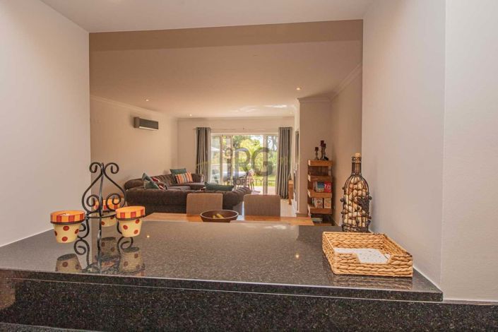 Image No.13-4 Bed Townhouse for sale