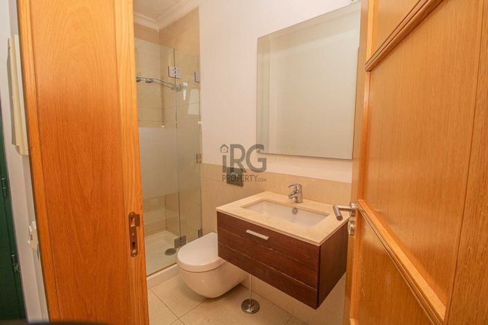 Image No.16-4 Bed Townhouse for sale