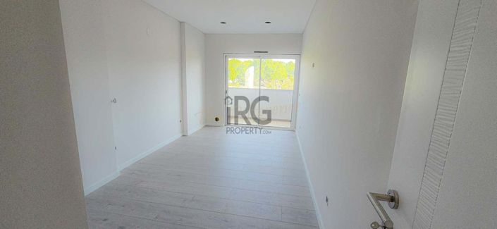 Image No.13-4 Bed Apartment for sale