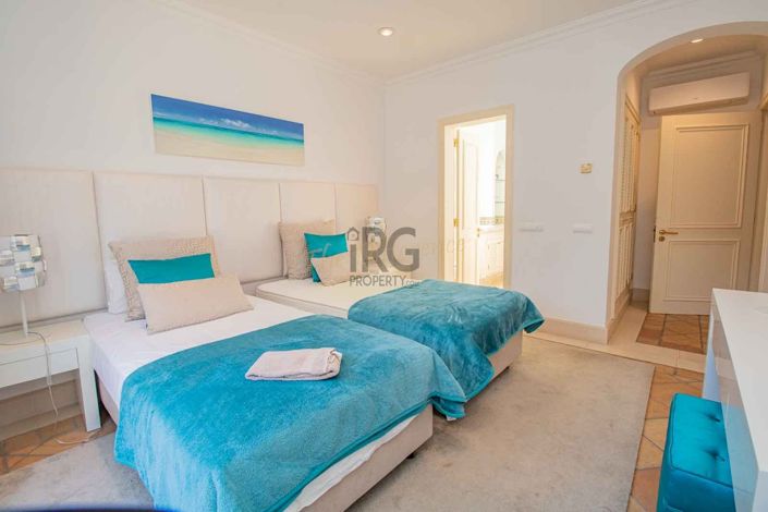 Image No.30-5 Bed Villa for sale