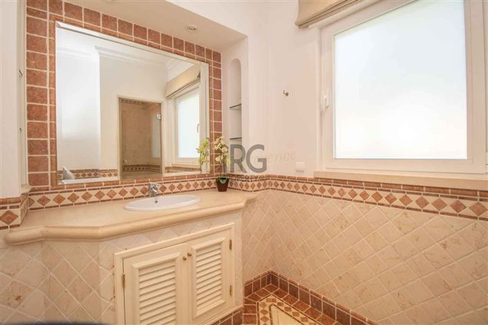 Image No.34-5 Bed Villa for sale