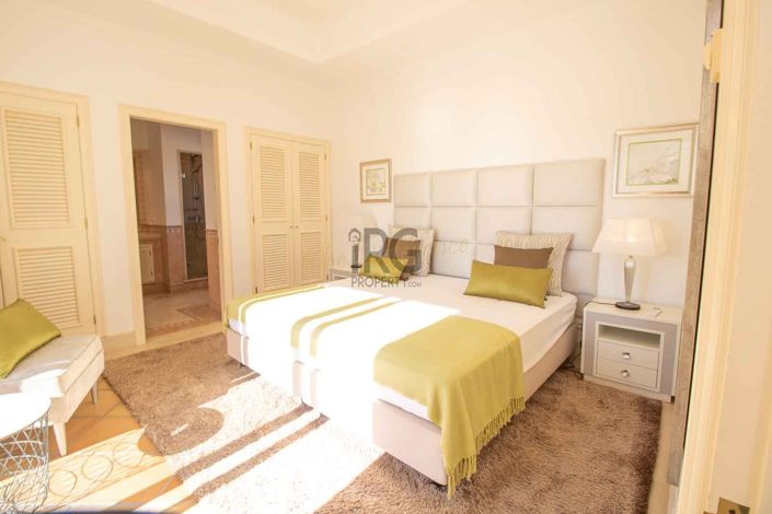 Image No.42-5 Bed Villa for sale