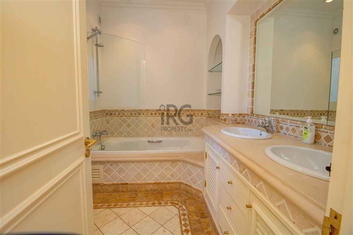 Image No.46-5 Bed Villa for sale